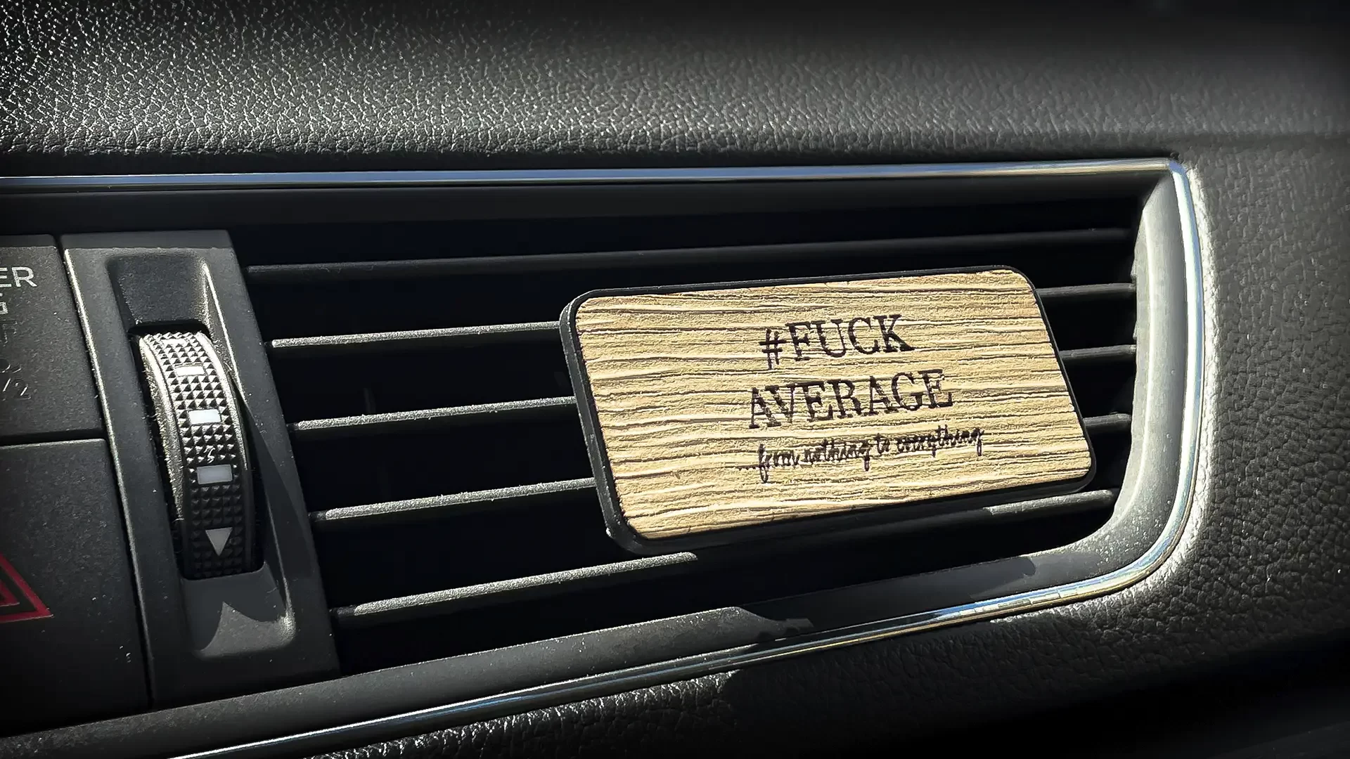 DELUXAIR-reference25-1